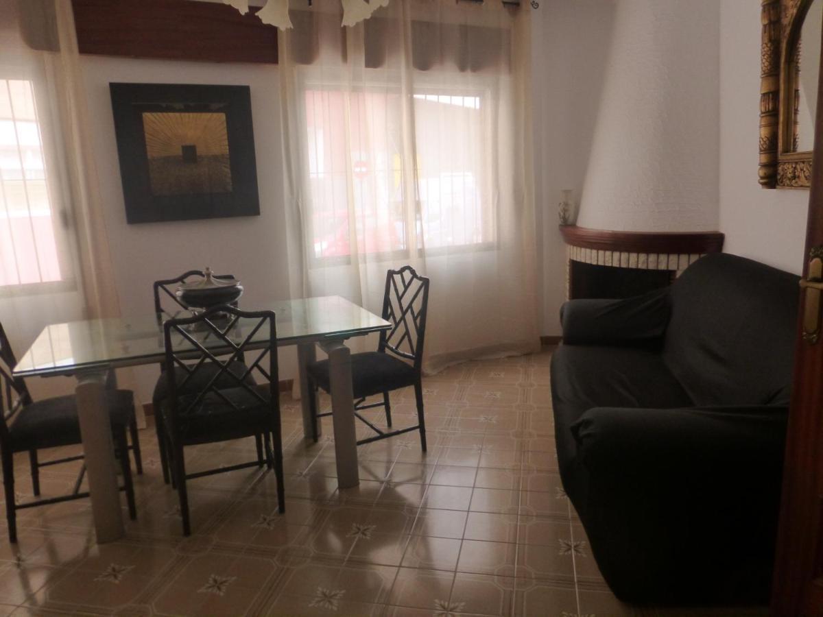 Agradable Casa Con Patio Y Terraza En El Centro El Campello