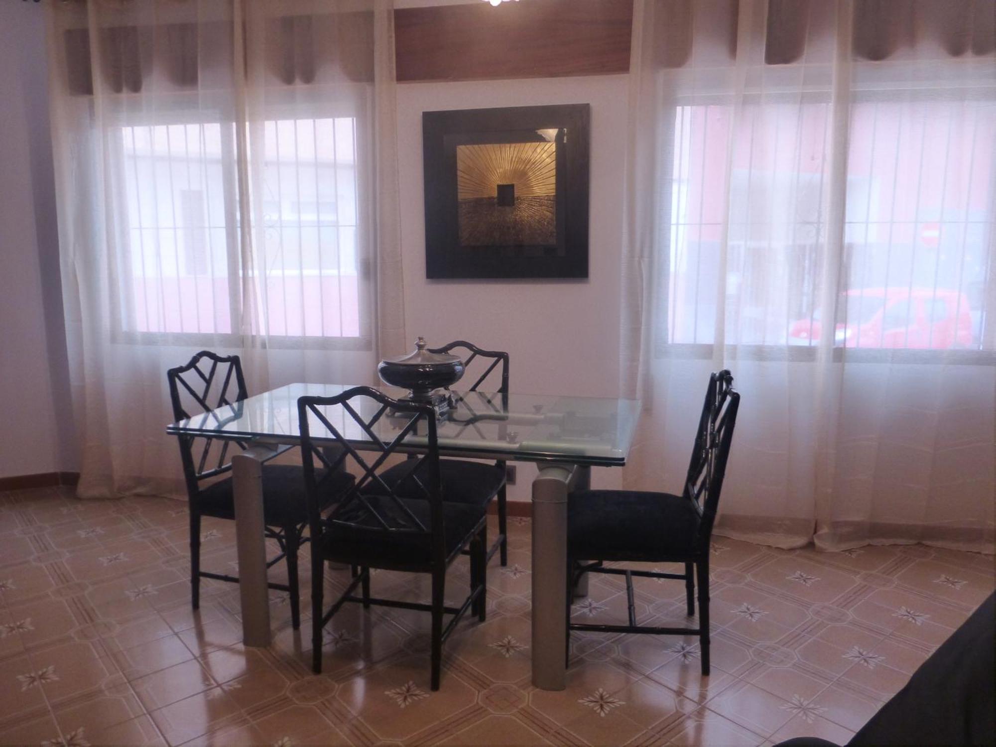 Agradable Casa Con Patio Y Terraza En El Centro