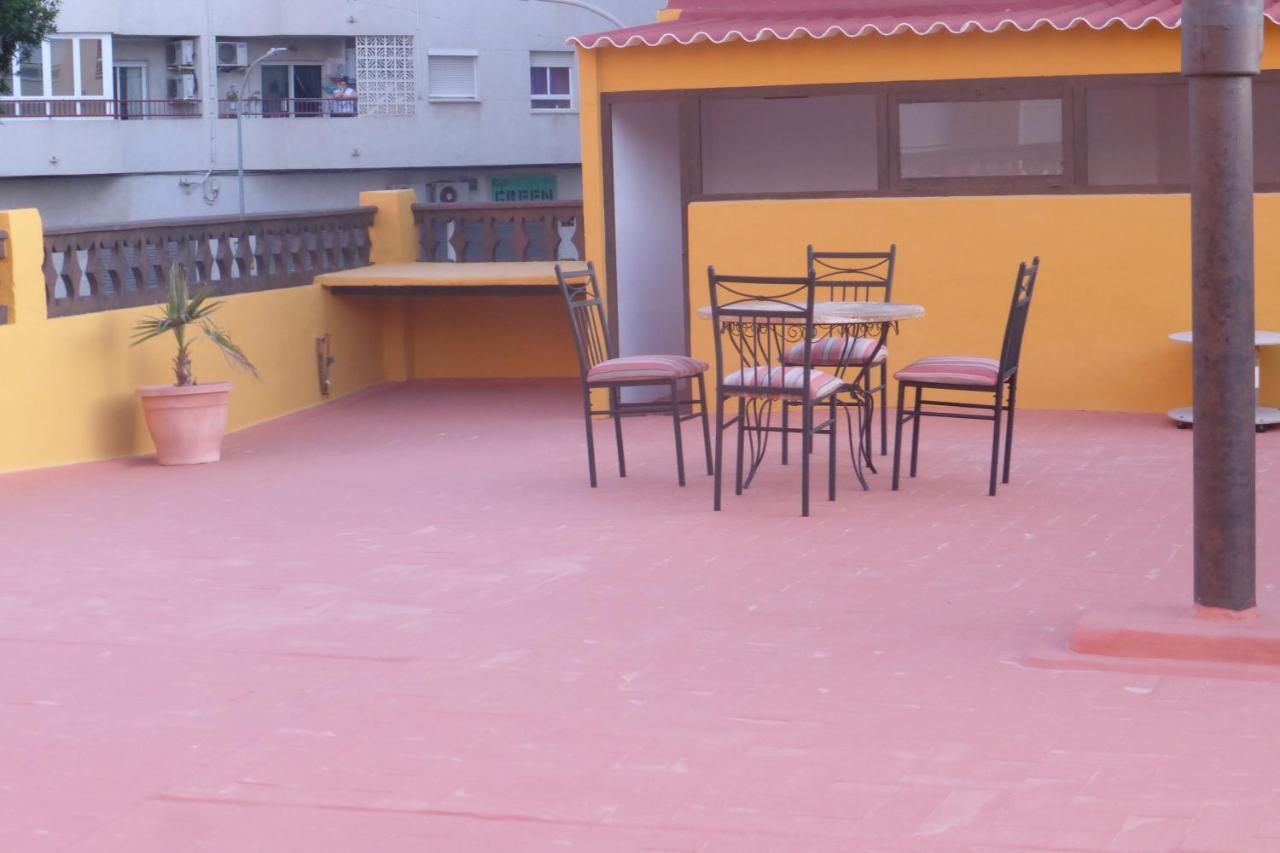 Agradable Casa Con Patio Y Terraza En El Centro Holiday home